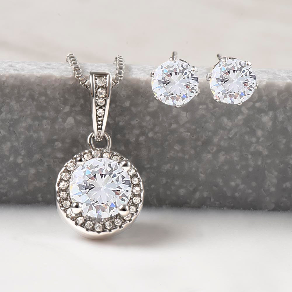 Serene Diamond Pendant Necklace Set